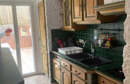 Saint Antoine House | Holiday Home 'Maison De Bellet Nice' with Shared Terrace, Wi-Fi and Air Conditioning