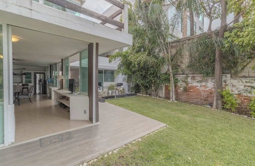 Tequesquitengo House | New Lakeside Retreat, Spacious Family Villa