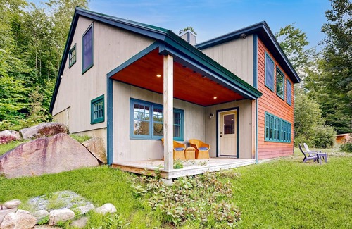 Franconia House | Cozy two-story mountain home with beautiful views & furnished patio