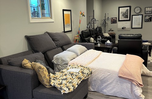 Amherstview Apartment | Pool, hot tub, theatre, games, sauna family escape!