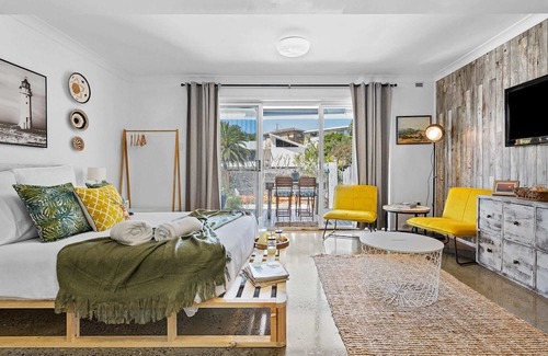 Forresters Beach House | Beachside Bliss - Forresters Beach