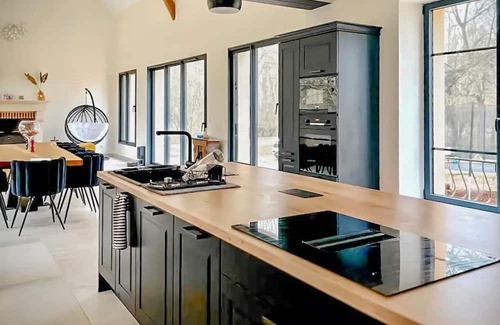 Montbarrois House | 5 bedroom accommodation in Montbarrois