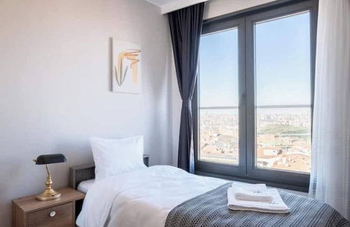 Kagithane Apartment | Diana - 3BD Fantastic Central Flat w Parking & Gym
