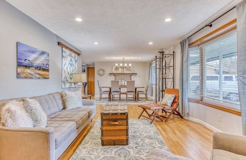 Monmouth House | Orchard Oasis - Family Getaway, Pet Friendly