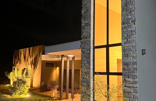 Delfinopolis Cottage | Comfortable house with swimming pool overlooking the dam.