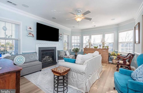 Bayside Villa | Bright Spacious Villa in Luxury Waterfront Neighborhood; Pools, Tennis, Gym