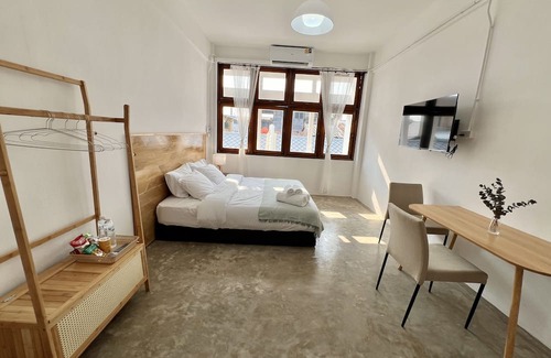 Pom Prap Sattru Phai House | Sabay Home