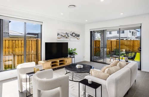 Sunnybank Hills House | 2024 Brand-new 5BR Comfort House in SunnybankHills