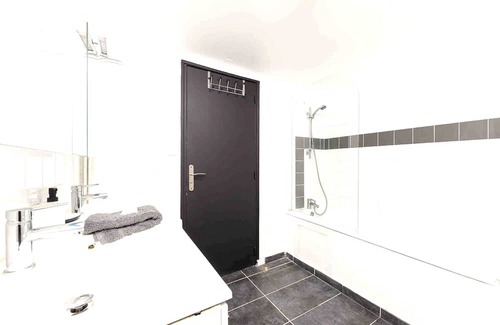 Begles Apartment | Homerez - Nice apartement for 8 ppl. at Bègles