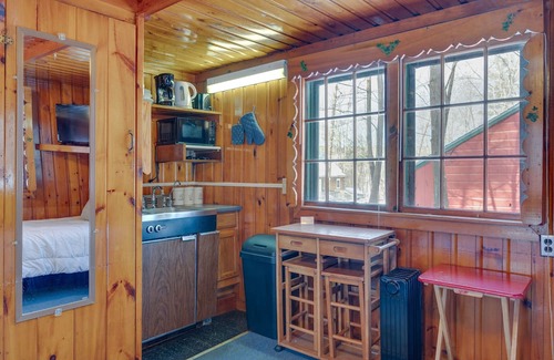 Weirs Beach Apartment | Laconia Retreat: 1/2 Mi to Lake Winnipesaukee!