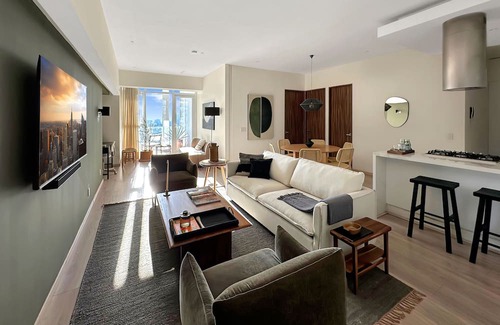 San Miguel Chapultepec Condo | Charming Condesa Gem: Cozy, Views & Luxe Amenities