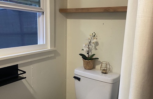 Cottage Grove Apartment | Lake house Tiny