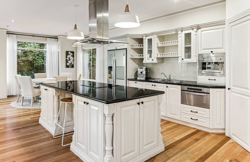 Mount Dandenong House | Classic Country Getaway In Mount Dandenong