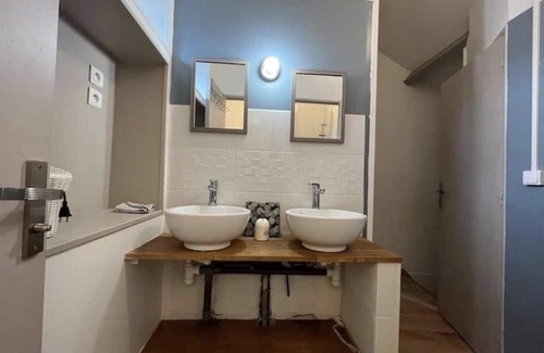 Vernou-la-Celle-sur-Seine Apartment | Vrbo Property
