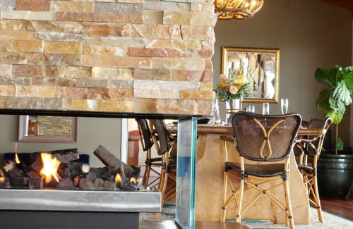 Sarabah House | Luxurious Guest Retreat | Gold Coast | Brisbane | Sleeps 10