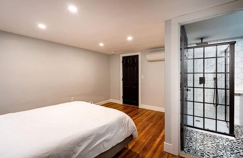 Exeter House | Single Family Home in Exeter-NH