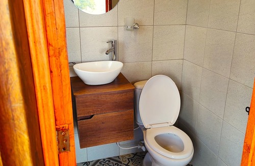 Tunja Cabin | Cabaña a Orilla del Lago de Tota, Parqueadero Privado, Playa Privada,mascotas si