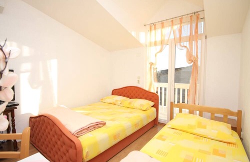 Kastel Kambelovac Apartment | Studio flat with terrace and sea view Kaštel Kambelovac, Kaštela (AS-8627-m)