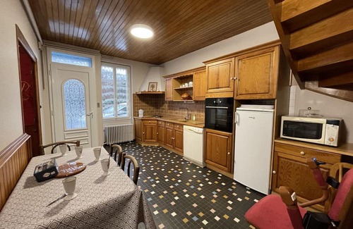Ferrieres-sur-Sichon Cottage | Gite Ferrières-sur-Sichon, 5 bedrooms, 10 persons