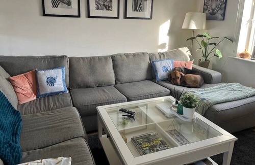 Dunton Green Apartment | Bright apartment, 40m to London