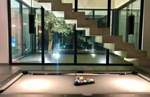 Saint-Peray Villa | Homerez - Big villa for 12 ppl. with swimming-pool and garden at Saint-Péray