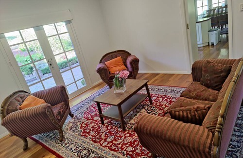 Lower Plenty House | Spectacular Acre Venue with Stunning Views