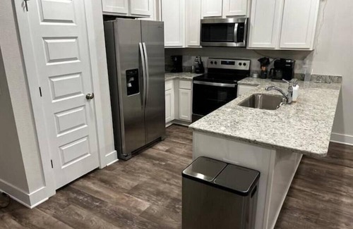 Pine Forest House | Admiral's Quarters Suite