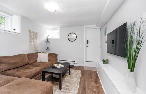 Centretown West Apartment | Cozy 1-bedroom in Central Ottawa