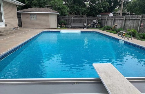 Emporia House | Cozy, modern, updated house w/pool!