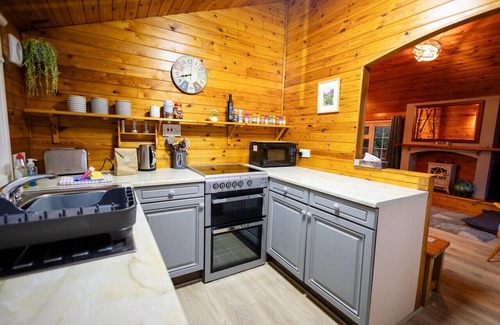 Ffestiniog Cabin | Log Cabin Country Hideaway in Snowdonia 2 Bedrooms