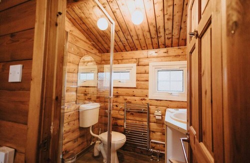 Bronaber Cabin | Rustic & Cozy 2 Bed Log Cabin Retreat nr Zip World