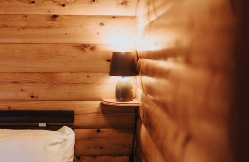 Bronaber Cabin | Stunning 2 Bed Log Cabin: Snowdonia Coed y Brenin