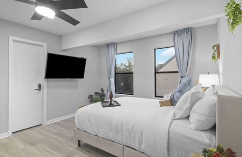 Burtonsville Condo | Washington DC/SilverSpring area, Cozy Retreat steps away from parks & bike trail