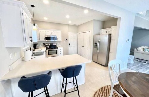 Fishers House | Beautiful Full furnished 3 BD Home in Fishers with EV charger.