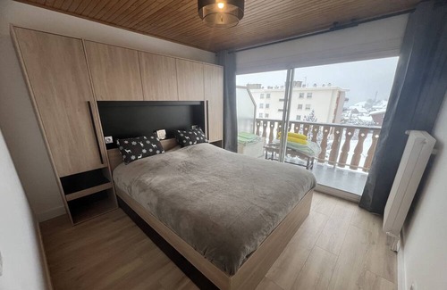 Cognet Apartment | Appartement Rénové au Pied des Pistes, Lumineux, vue Montagne