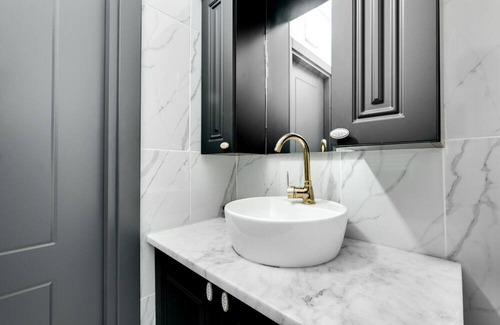 Kabatas House | Flat 5 min to Galata Tower, Istiklal and Bosphorus