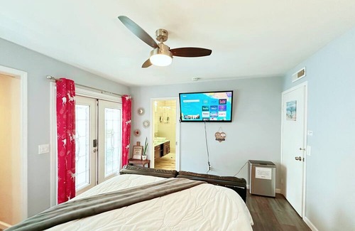 Mira Mesa Apartment | Cozy Bedroom w private bath in Mira Mesa