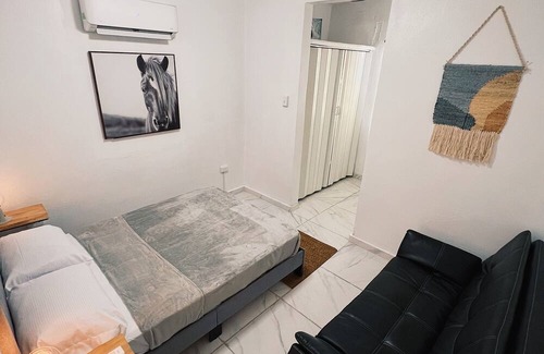 Ponce House | Modern, Stylish & Great Location