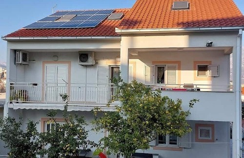 Stobrec Apartment | Two bedroom apartment with air-conditioning Stobreč, Split (A-21820-b)
