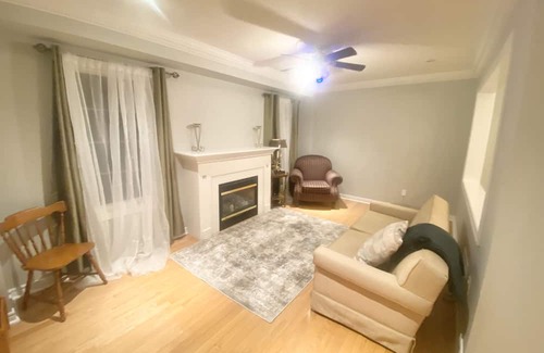 Brampton House | Modern furnished and fully stocked 4 bed, 3 bath house in central Brampton