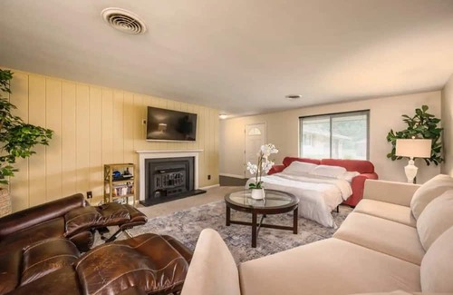 Otterbien Home House | The Dorothy Lane Market House