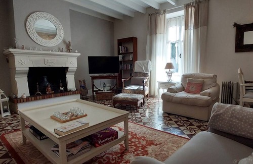Saint-Valerien House | Holiday Home 'Maison Le Rousset' with Private Terrace, Private Garden and Wi-Fi