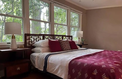 Candler Park Cottage | Retrofun Cottage in Candler Park