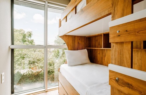 Yakuplu Apartment | Chic, Modern Flat Near Torium Mall in Beylikduzu