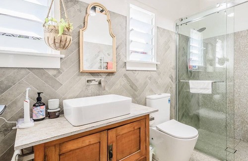 Pretty Beach Central Coast House | Venice Cottage - Pet Friendly