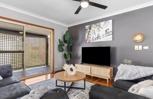 Chittaway Point House | Lakefront Serenity - Kayaks Available