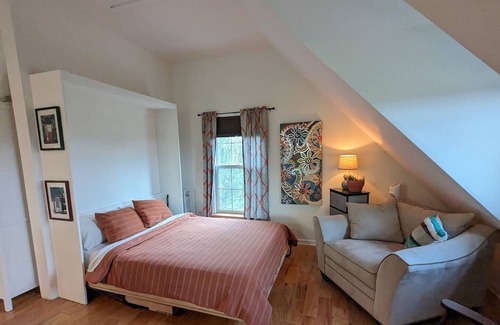 Schuylerville Apartment | Serene Studio Retreat 20 Minutes to Downtown
