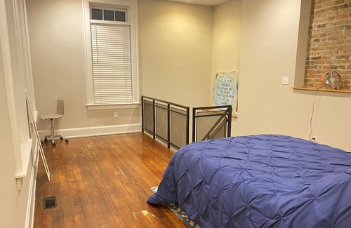 Pendleton Condo | Peaceful Getaway Queen Bed & Free Heated Garage Parking