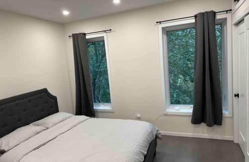 Upper Manhattan Apartment | Triplex 4BR 3BATH Designer Luxury and Gorgeous NEW Townhouse Pvt Outdoor