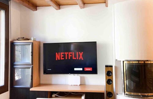 Encamp Apartment | Luxurious 5-star penthouse. Wifi+Smart TV+Parking.
